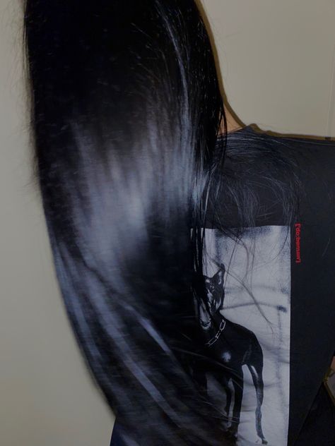 Midnight Black Hair, Blue Black Hair Dye, Blue Natural Hair, Black Hair Hairstyles, Midnight Blue Hair, Blue Black Hair Color, Latina Hair, Black Hair Aesthetic, Best Hair Dye