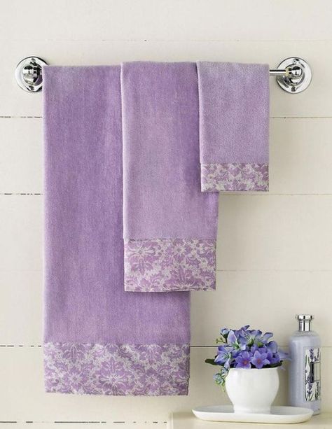 Bathroom Lavender, Lavender Bathroom Decor, Wisteria Cottage, Purple Cottage, Lavender Bathroom, Lilac Cottage, Purple Bathroom, Cottage Bath, Purple Towels