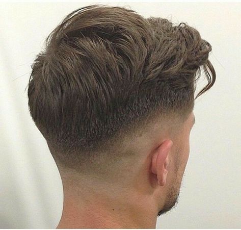 Shaved Sides Men, Hair Staly, Faded Haircut, Haircut Ideas Trendy, Gents Hair Style, Mens Hairstyles Thick Hair, Wavy Hair Men, Men's Short Hair, Low Fade