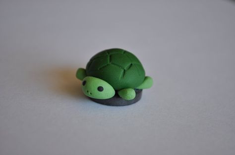 Turtle Teapot | Turtle Magnet by Teapotpot Cute Clay Ideas Easy Turtle, Turtle Clay Sculpture Easy, Cute Clay Turtle, Turtle Teapot, Polymer Clay Turtle, Clay Turtle, Easy Clay Sculptures, Clay Kawaii, Easy Polymer Clay