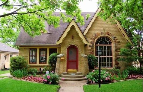 Nice and neat Storybook House, Brick Cottage, Tudor Cottage, Small Cottage House Plans, Small Cottage Homes, Plans Architecture, Cottages And Bungalows, Storybook Cottage, Yellow House