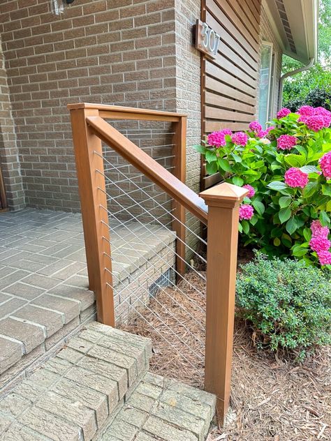 Diy Metal Porch Railing, Wire Porch Railing Ideas, Cedar Handrail Front Porches, Front Porch Cable Railing Ideas, Diy Handrails For Stairs Outdoor, Cable Railing Front Porch, Diy Railings For Stairs Outdoor, Porch Hand Rail Ideas, Front Porch Handrail Ideas