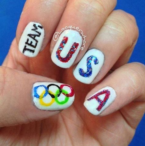 Glittery Team USA Nails via lacquerwhore  More details here http://bit.ly/2aMKO65 Team Usa Olympic Nails, Olympic Nails Paris, Usa Olympic Nails, Olympic Nails 2024, Olympic Nails Art Designs, Olympic Nails, Nail Journey, Team America, Patriotic Nails Design