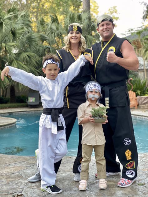 Karate kid, cobra Kai, mr. myagi costume, family costume karate kid Grease Costumes For Kids, 80s Diy Costume, Ninja Party Decorations, Banana Loaf Recipe, Movie Fancy Dress, Karate Party, Karate Kid Costume, 80s Halloween, Grease Costumes