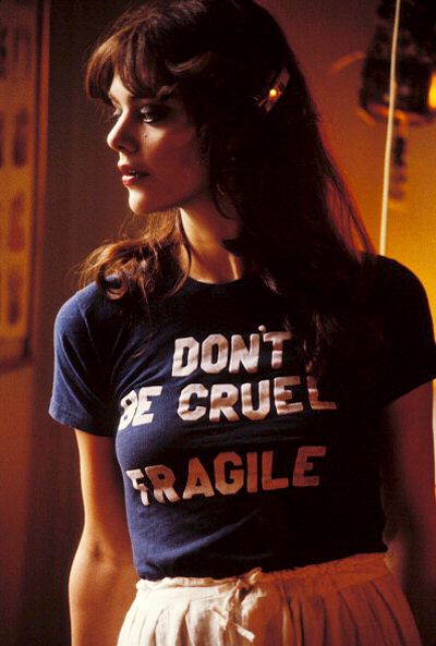 Tina Aumont, 1978. "Don't Be Cruel I'm Fragile" Tee.. Maria Montez, Tina Aumont, Anita Pallenberg, Liza Minnelli, Jane Birkin, Fashion People, Vintage Beauty, Alternative Fashion, American Actress