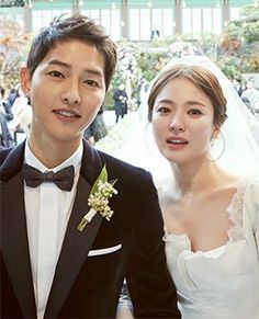 Song Joong-ki, Song Hye-kyo Marry in Private Wedding Song Hye Kyo Married, Sun Song, Songsong Couple, Couples Songs, Park Bo Gum, Hye Kyo, Steve Aoki, Living Modern, Song Joong