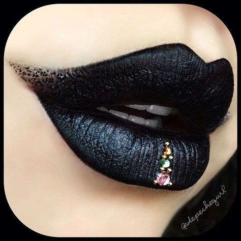 Nice Lips, Kat Von D Makeup, Lipstick Art, Black Lipstick, Kissable Lips, Black Lips, Hot Lips, Lip Designs, Fantasy Makeup