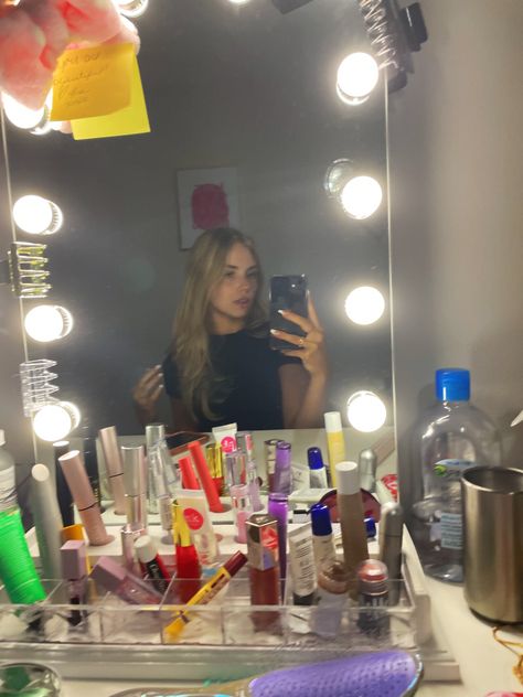 simona simonis #vanity #vanitymirror #aesthetic #selfietime #selfiesunday #selfieidea #mirror #mirrorselfies #mirrormirror #makeup #makeuplover Dream Mirror Selfie, Doing Makeup In Mirror, Lipgloss Mirror Pic, Girl Doing Makeup In Mirror Aesthetic, Pretty Blonde Girl Mirror, Winter Shopping, Selfie Time, Mirror Pic, Makeup Mirror