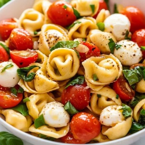 Tortellini Caprese Salad Tortellini Caprese Salad, 1905 Salad, Barbeque Sides, Easy Tortellini, Tortellini Pasta Salad, Cheesy Breakfast, Summer Pasta Salad Recipes, Caprese Salad Recipe, Pasta Salad With Tortellini