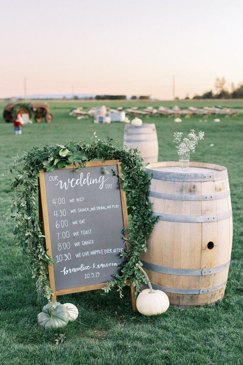 Fall Wedding Signs, Rustic Ranch Wedding, Fall Wedding Trends, Hay Field, Backyard Wedding Ceremony, Horse Wedding, Field Wedding, Rustic Fall Wedding, Future Wedding Plans