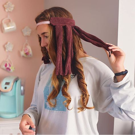 Sleeping Heatless Curling Iron Octopus Headband - Wake up to stunning waves without the heat. Effortless styling for fabulous hair. #HeatlessCurls #EffortlessWaves Octopus Headband, Heatless Curler, No Heat Hair Curlers, No Heat Curlers, Heatless Curling, Lazy Hairstyles, No Heat Hairstyles, Heatless Hairstyles, Heatless Curls