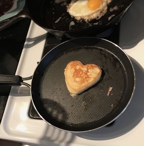 Shaped Food, Heart Shaped Food, Think Food, Food Cooking, What’s Going On, Pretty Food, Cute Food, Aesthetic Food, A Heart