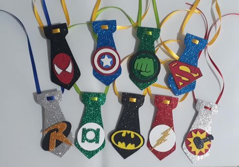 Super Hero Day, Hero Crafts, Comic Clothes, Superhero Crafts, Superhero Classroom, Super Hero Theme, Spiderman Birthday Party, Toddler Education, Spiderman Birthday