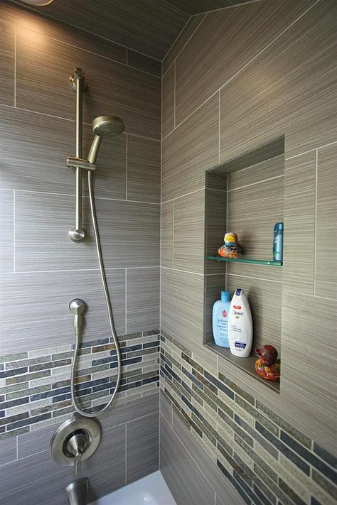 Desain Model Keramik Dinding Kamar Mandi Modern Populer Terbaru Tiny Shower Room, Makeover Kamar Mandi, Bilik Air, Small Remodel, Bathroom Tile Designs, Bathroom Shower Tile, Bathroom Remodel Designs, Ikea Pax, Trendy Bathroom