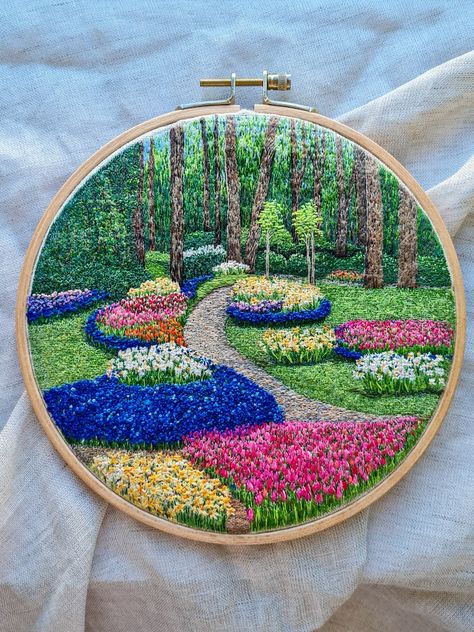 Thread And Needle, Embroidery Hoop Wall Art, Embroidered Art, Embroidery Stitches Tutorial, Hand Embroidery Projects, Thread Painting, Creative Embroidery, Hand Embroidery Art, Embroidery Hoop Art