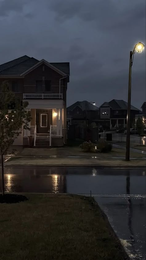 Rainy House Exterior, 555 Aesthetic, Gloomy House, Dark Gloomy Aesthetic, Kinds Of Aesthetics, Rainy Day Aesthetic, Day Aesthetic, Travel Wallpaper, Gloomy Day