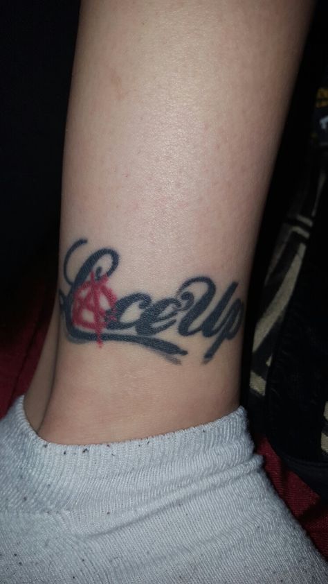 Lace Up Tattoo Mgk, Mgk Blackout Tattoo, Lace Up Tattoo, Mgk Inspired Tattoos, Mgk Tattoos Ideas, Est Tattoo, Mgk Tattoos, Est Tattoos, Est. Tattoo