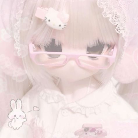 Pretty Bjd Dolls, Cute Dolly Aesthetic, Cutecore Christmas Pfp, Pink Christmas Pfp, Cutegore Icon, Cutegore Pfp, Angelcore Pink, Soft Pink Theme, Doll Aesthetic