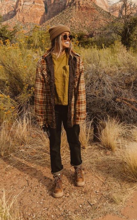 Girly Boho Grunge Outfits, Fall Outfits 2024 Birkenstock, Utah Hiking Outfit Winter, Desert Grunge Aesthetic Outfits, Outdoors Women Style, Fall Woodsy Outfits, Colorado Inspired Outfits, Boho Outdoorsy Style, Fall In Montana Outfits