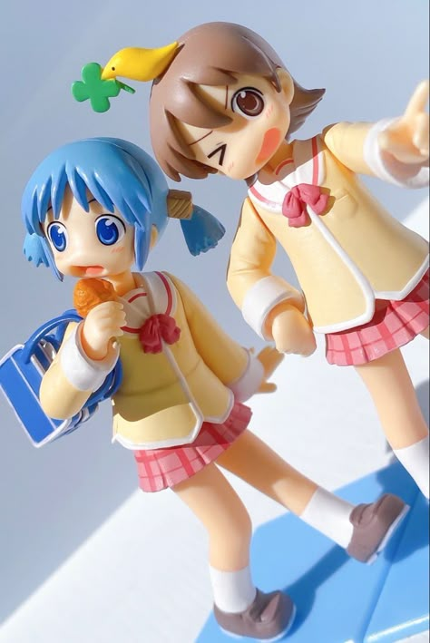 Nichijou Figurines, Anime Figure Poses, Cute Figurines, Cool Figures, Cute Figures, Garage Kits, Silly Girls, Figure Reference, Anime Figurines