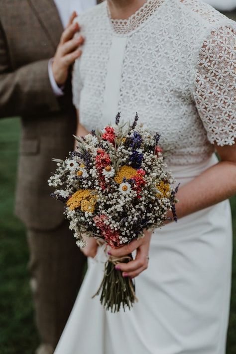 Wildflower Wedding Bouquet, Spring Wedding Bouquets, Barn Wedding Photography, Bouquet Bride, Rustic Party, Whimsical Wonderland Weddings, Wildflower Bouquet, Wildflower Wedding, Dried Flower Bouquet