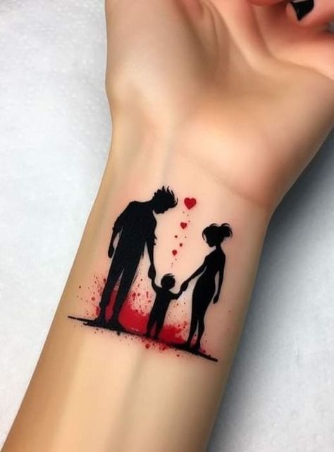 Family love tattoo ideas Family Tato, Family Love Tattoo, Wrist Tattoos Family, Dad Daughter Tattoo, Tattoo For My Son, Love Tattoo Ideas, Mom Dad Tattoo Designs, Family Tattoos For Men, Tattoo Family