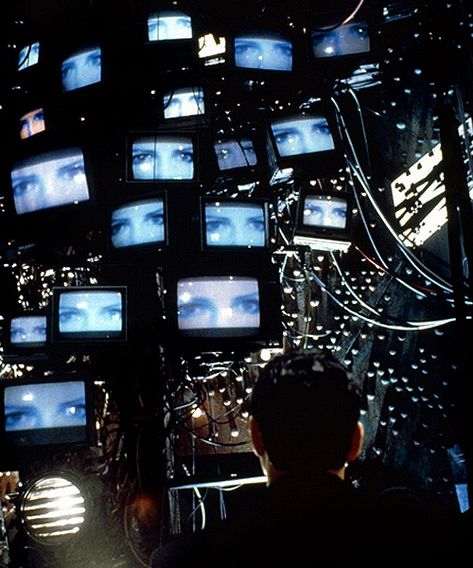 Johnny Mnemonic (Dir. Robert Longo, 1995) — I sorely miss the portrayal and impracticality of technology in 1980’s and 90’s cyberpunk fiction. Johnny Mnemonic, Tyrell Corporation, New Retro Wave, Ex Machina, Borderlands, The Villain, Digimon, Art Videos, Cyberpunk