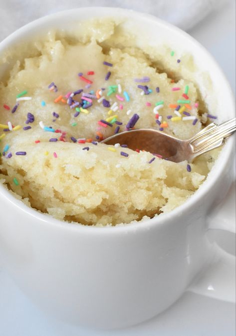 2 min super fluffy and moist vanilla mug cake in the microwave! No eggs needed. Vanilla Mug Cake No Egg, Fluffy Mug Cake, Cupcake Mug Recipe, Microwave Cookie In A Cup No Egg, Mug Desserts No Egg, Cup In A Mug Microwave Cake, Moist Mug Cake Microwave, Egg Free Mug Cake Microwave, No Egg Mug Cake Microwave