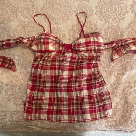 Dark Pink And Gold Babydoll Top. Spaghetti Strap With Tie In The Back. Never Worn Tartan Top Outfit, Cute Outfit Accessories, Y2k Tops Aesthetic, How To Sew A Babydoll Top, Babydoll Top Pattern, Thrifted Tops, Babydoll Top Outfit, Babydoll Tops, Top Spaghetti Strap