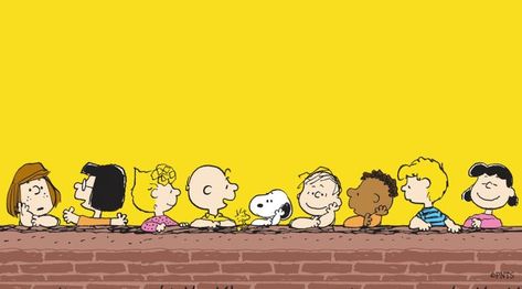 For a Peanuts-themed classroom! Peppermint Patty Charlie Brown, Sally Charlie Brown, Draw Snoopy, Peanuts Classroom, Charlie Brown Woodstock, Charlie Brown Lucy, Woodstock Snoopy, Peppermint Patty, Snoopy Friends