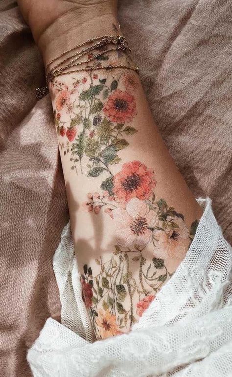 Small Flower Tattoos For Women, Kunst Tattoos, Floral Tattoos, Epic Tattoo, Summer Tattoo, Men Tattoos, Small Flower Tattoos, Diy Tattoo, Henna Tattoos