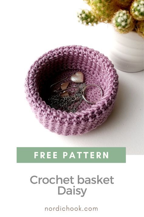 Crochet Basket With Lid Pattern Free, Crochet Rectangle Basket, Crochet Bin, Crochet Mini Basket, Small Crochet Basket, Diy Crochet Basket, Knitting Creations, Crochet Basket Tutorial, Crocheted Baskets