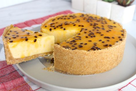 Neste vídeo, eu ensino a fazer TORTA DE MARACUJÁ SEM FORNO. Dá o play e vem ver essa receita deliciosa! Mini Cheesecake, Cheesecake, Good Food, Muffins, Thanksgiving, Bread, Candy, Cake