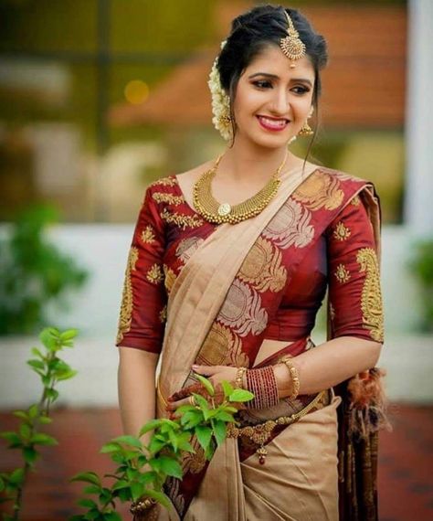 Blouse Designs For Saree Bridal, Kerala Wedding Saree Hindus, South Indian Look, Wedding South Indian, Kerala Engagement Dress, Saree Bride, Kerala Wedding Saree, Saree Inspiration, Green Blouse Designs