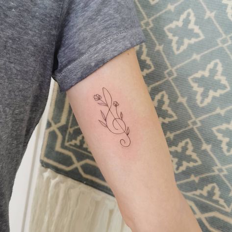 Small Tattoos With Big Meanings, Small Music Tattoos, Small Tattoos Ideas, Music Tattoo Designs, Wrist Tattoos For Women, Small Hand Tattoos, Music Tattoos, Tattoo Feminina, Subtle Tattoos