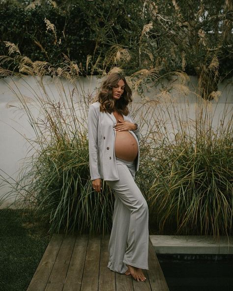 Tezza on Instagram: “New baby drops next month” Tezza Barton, Pregnant Photoshoot, Studio Maternity, Wheat Fields, Maternity Poses, Photoshoot Inspo, Maternity Shoot, Shoot Inspiration, Pregnancy Shoot