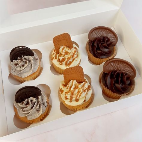 Oreo, Biscoff & Chocolate orange cupcakes Biscoff Chocolate, Biscoff Cupcakes, Chocolate Orange Cupcakes, Cupcake Inspiration, Orange Cupcakes, Buttercream Cake Decorating, Chocolate Orange, Buttercream Cake, Oreo