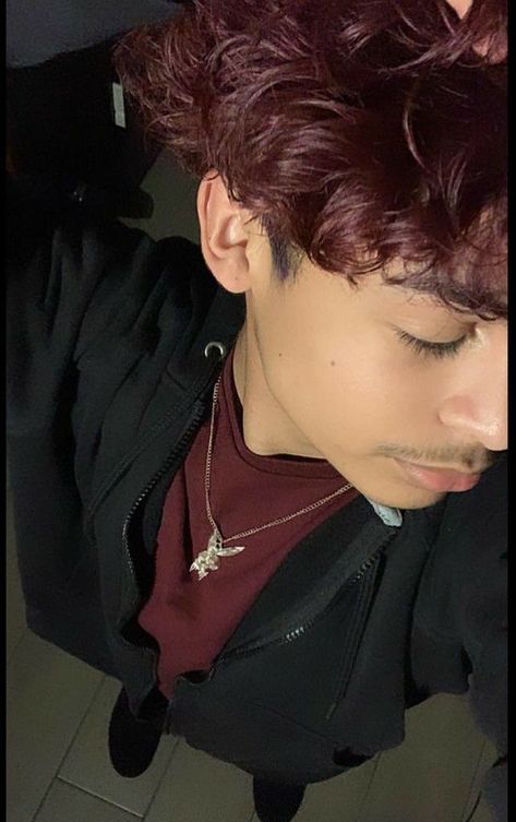 Dark Red Dyed Hair Men, Burgundy Hair Men, Male Hair Dye Ideas, Dark Red Hair Men, Red Tint Hair, Pelo Color Borgoña, Red Hair Outfits, Burgundy Red Hair, Red Hair Boy