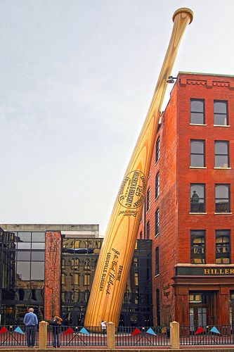 Louisville Slugger Museum - Kentucky Kentucky Louisville, Louisville Slugger Museum, Kentucky Vacation, Kentucky Bourbon Trail, Kentucky Travel, Kentucky Girl, Louisville Slugger, My Old Kentucky Home, Roadside Attractions