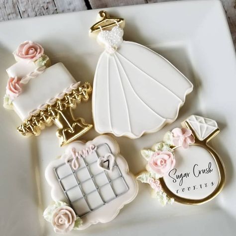 Peach Bridal Showers, Wedding Cookies Decorated, Wedding Dress Cupcakes, Wedding Dress Cookies, Wedding Shower Cookies, Engagement Cookies, Bridal Cookies, Cupcakes Wedding, Date Cookies