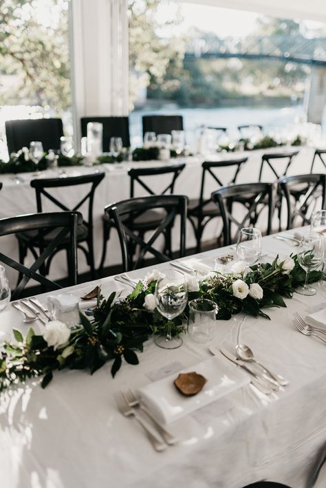 Tropical Luxe, Coastal Luxe, Wedding Table Designs, Rustic Wedding Decorations, Modern Wedding Decor, Modern Wedding Inspiration, Luxe Wedding, Black White Wedding, Luxury Event