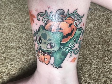 Bit late, but my cute yet spoopy Bulbasaur tattoo I got for Halloween - 9GAG Bulbasaur Tattoo, Pikachu Tattoo, Tattoo Apprenticeship, Pokemon Tattoo, Spooky Tattoos, Tattoo Apprentice, Cartoon Tattoos, Halloween Tattoos, Permanent Tattoo