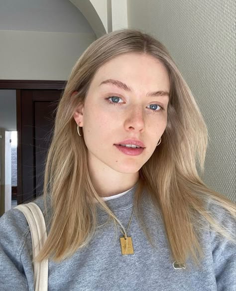 Cool Blonde Hair Colour, Cool Blonde Hair, Blonde Hair Looks, Brown Blonde Hair, Hair Reference, Hair Inspo Color, Light Brown Hair, Dream Hair, Hairstyles Haircuts