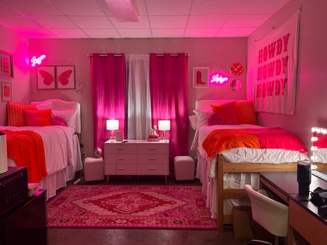 Pink White And Orange Bedroom, Gold Dorm Room Ideas, Pink And Orange Dorm Room, Pink And Orange Dorm, Orange Dorm Room, Pink Dorm Room Decor, Collage Dorm Room, Sorority Room, Pink Dorm Rooms