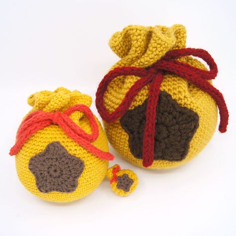 Giant Bell Bag from Animal Crossing – Club Crochet Crochet Animal Crossing Pattern Free, Animal Crossing Crochet Patterns Free, Anime Crochet Patterns Free, Animal Crossing Crochet, Geek Crochet, Club Crochet, Anime Crochet, Quarantine Activities, Crochet Toys Free Patterns