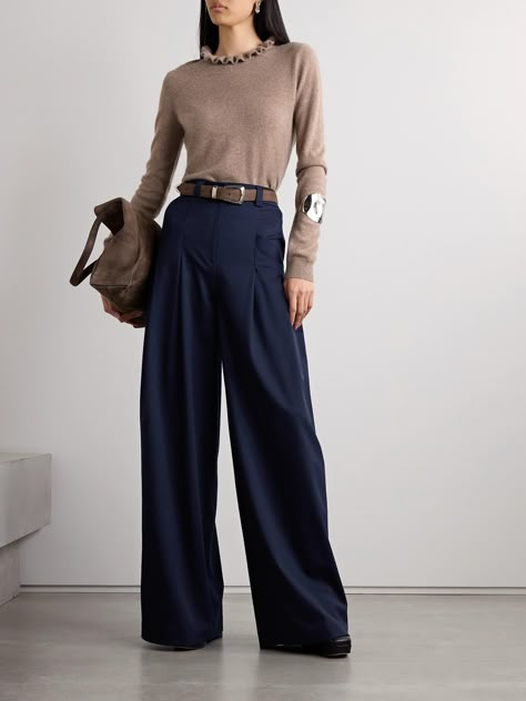 Altuzarra’s ‘Zanni’ pants are defined by their voluminous, wide-leg silhouette. Tailored from a wool-blend in a ‘Berry Blue’ shade, they have low side pockets and pleats along the front. Wear yours with a tucked-in top. Blue Wide Leg Pants Outfit, Navy Trousers Outfit, Navy Blue Pants Outfit, Pleated Pants Outfit, Navy Pants Outfit, Tailored Pants Outfit, Blue Pants Outfit, Wide Leg Trousers Outfit, Wide Leg Pants Outfit