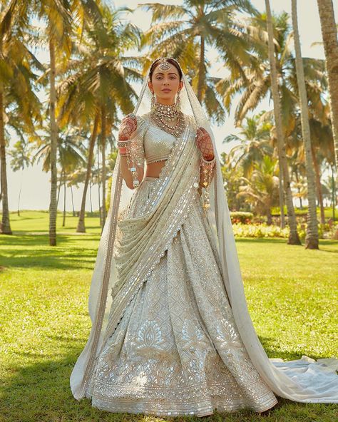 Here's another look of Bollywood Celebrity @rakulpreet and @jackkybhagnani from their Anand Karaj Ceremony in Goa.. ♥️😊 Rakul Preet Singh Credits Editor: Ruchika Mehta (@ruchikamehta05) Digital Editor: Sonal Ved (@sonalved) Photographer: Ajay Kadam (@kadamajay) Mehndi: Halima Khan Nizami (@halimakhannizami) Stylist: Ami Patel (@stylebyami) Hair stylist: Aliya Shaik (@aliyashaik28) Make-up artist: Salim Sayed (@im__sal) Style team: Tanya Mehta (@tanyamehta27) Rakul Preet Singh’s PR: Spice So... Rakul Preet Singh Wedding, Anand Karaj, Rakul Preet Singh, Rakul Preet, Make Up Artist, Bollywood Celebrities, 15 Dresses, Beautiful Bride, Bridal Wear