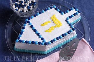 Hanukkah Party Food, Hanukkah Baking, Hanukkah Preschool, Hannukah Party, Hanukkah Diy, Hanukkah Cake, Hanukkah Desserts, Diy Hanukkah, Jelly Belly Beans