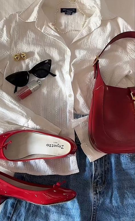 Red Shoulder Bag Outfit, Ballet Flats Aesthetic, Flats Aesthetic, Outfit Ballet Flats, Red Ballet Flats Outfit, Red Flats Outfit, Balletcore Outfits, Red Heels Outfit, Repetto Ballet Flats