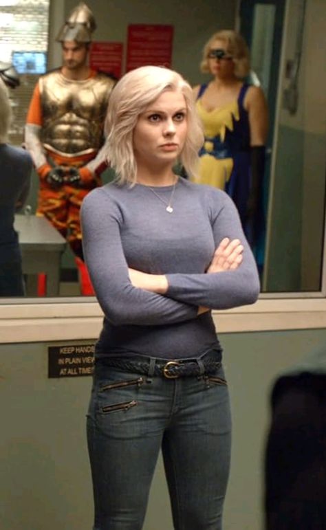 Rose McIver in iZombie S2E09 Rose Mciver, I Zombie, Series Characters, Cillian Murphy, Girl Crush, Beautiful Woman, Zombie, Movie Tv, Entertainment